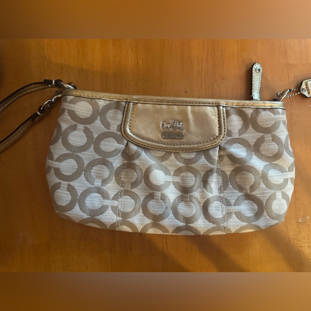Coach Tan Clutch Signature Design